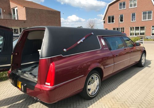Cadillac bordeaux rood